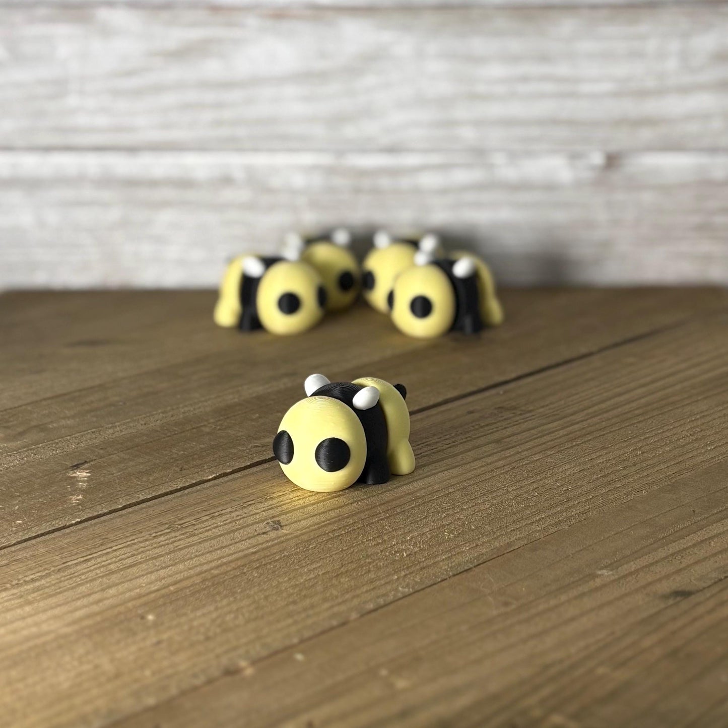 3D Printed Articulated Wiggly Bee Fidget Toy | Flexible Desk Buddy | Cute Bee Gift | Stress Relief Fidget | Perfect for Valentine’s Day